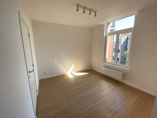 Op deze leuke en centrale ligging in de creatieve wijk van de stad kan je dit appartement vinden. Het gebouw is volledig gerenoveerd en voldoet...