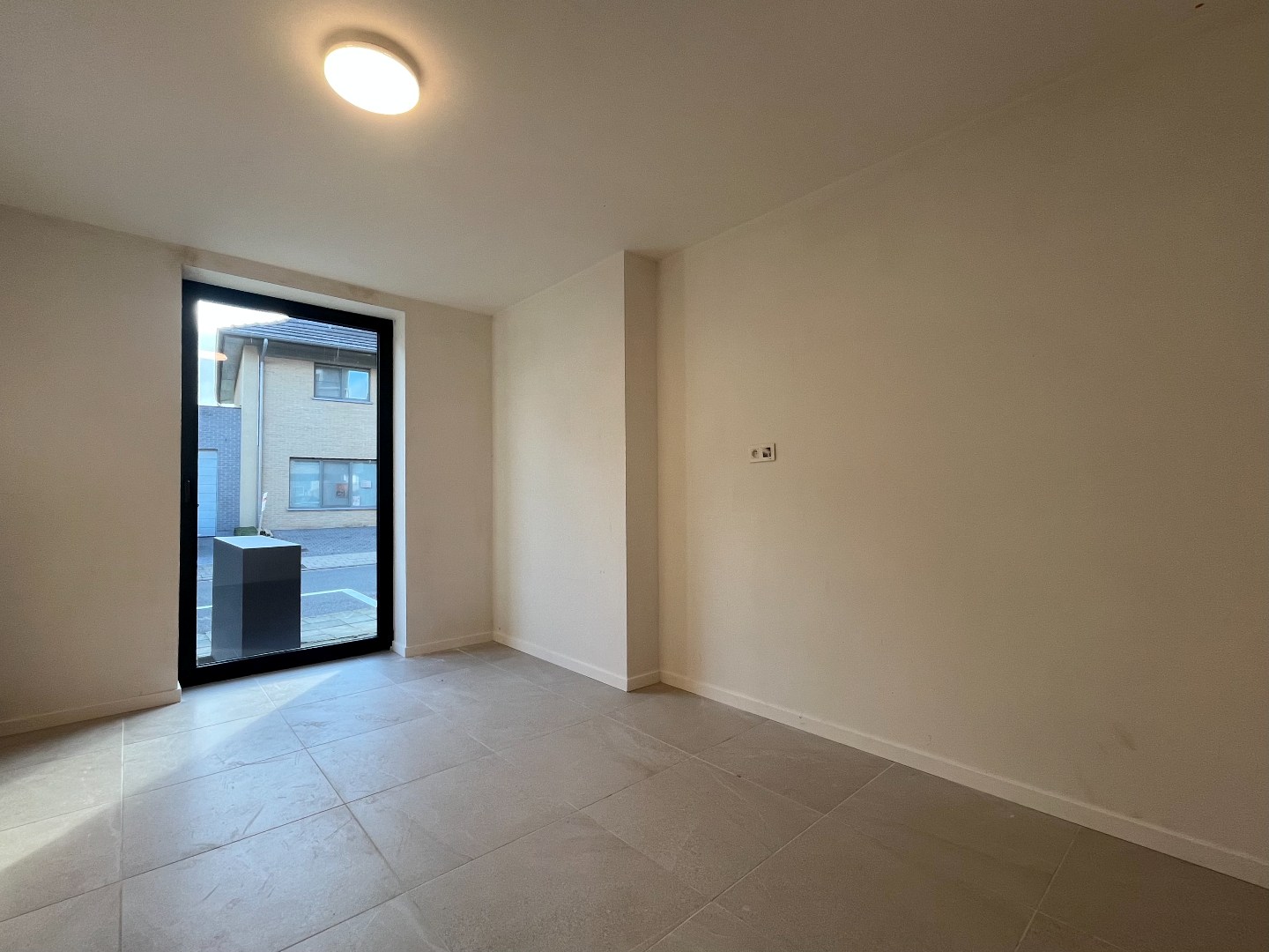 Modern en energiezuinig gelijkvloers nieuwbouwappartement met tuin in Aarsele - foto 4