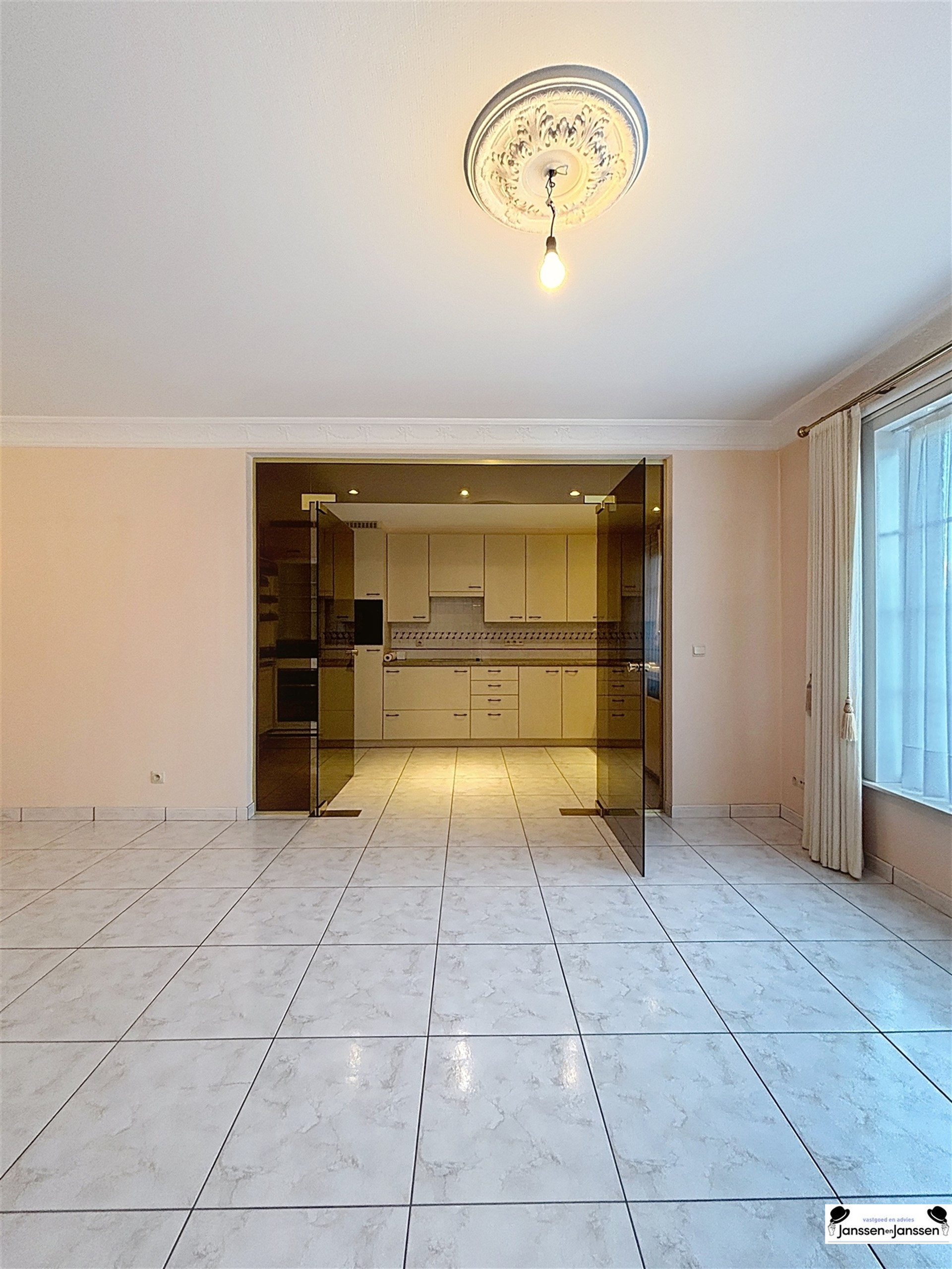 Ruim gelijkvloers appartement met topligging in Oostende - foto 5