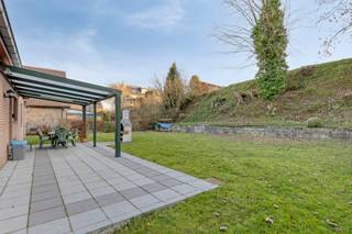 Immo Pické biedt U deze rustig en gunstig gelegen woning aan, nabij diverse winkels, openbaar vervoer en een belangrijke verbindingsweg in het...