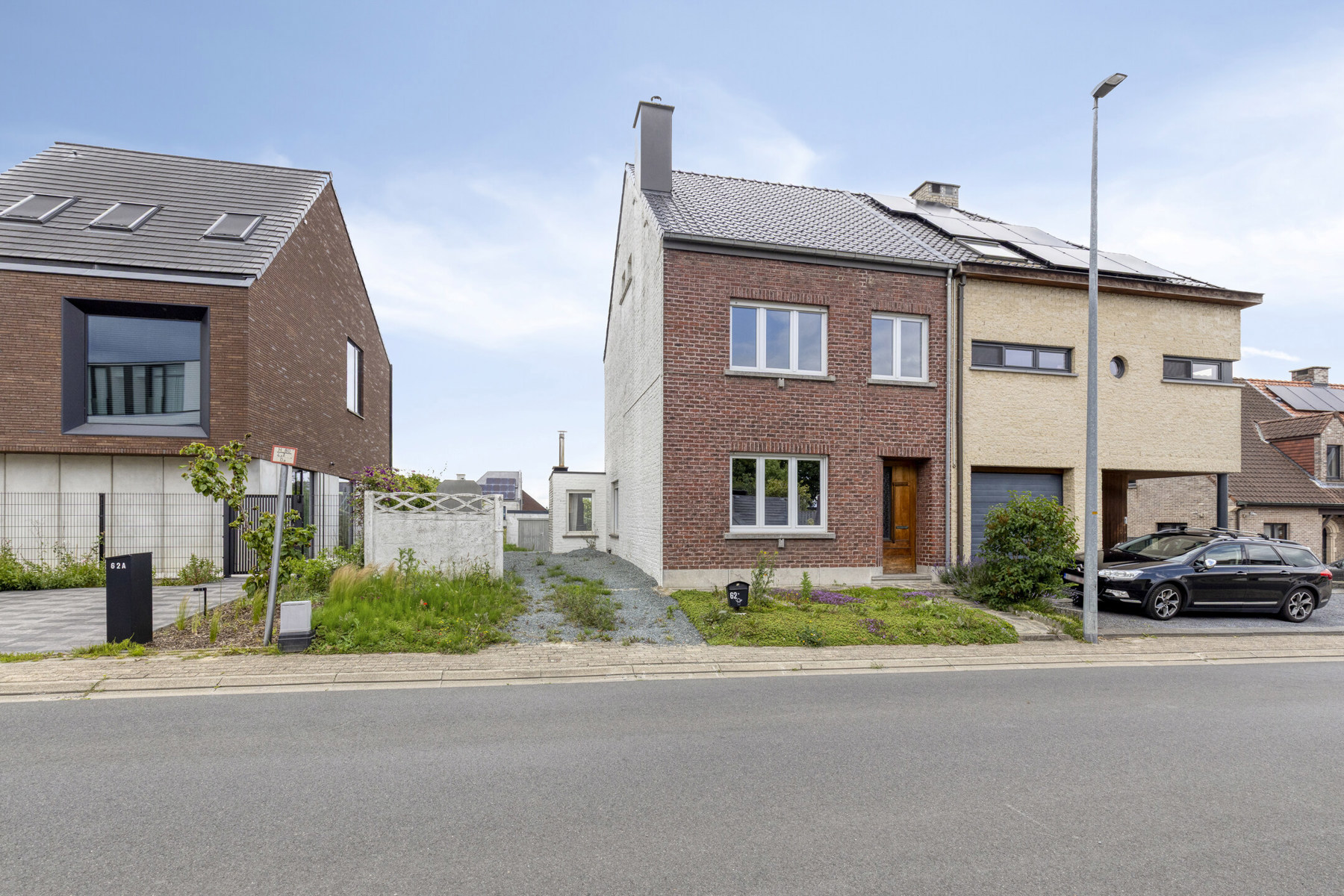Deels te renoveren lichtrijke driegevelwoning - foto 1