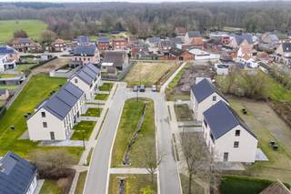 Energiezuinige nieuwbouwwoning, rustig gelegen in een nieuwe verkaveling aan het einde van een doodlopende straat, vlakbij het centrum van...