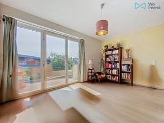 Tel : 0456 79 45 19 / E-mail : sophia.vanhove@weinvest.be<br /><br />
<p><span>We Invest biedt u met trots exclusief dit prachtige appartement met 2 slaapkamers aan, gelegen aan de Materiaalstraat 20 in Anderlecht.</span></p>
<p><span>Het appartement bestaat uit een inkomhal, een lichtrijke woonkamer, een volledig uitgeruste keuken, twee slaapkamers, een badkamer met toilet, een apart toilet, een wasruimte en een aangenaam terras.</span></p>
<p><span>Het appartement is ideaal gelegen, vlak bij winkels, supermarkten, scholen en het openbaar vervoer. Bovendien biedt het een vlotte verbinding naar het centrum van Brussel en de belangrijkste invalswegen. De buurt combineert een aangename woonomgeving met alle dagelijkse voorzieningen op korte afstand.</span></p>
<p><span>EPC: B</span></p>
<p><span>Huurprijs: € 1.200/maand</span><br /><span>Gemeenschappelijke lasten: € 250/maand (inclusief verwarming, warm water en onderhoud van de gemeenschappelijke delen)</span><br /><span>Parkeerplaats: € 100/maand (verplicht)</span></p>
<p><span>Minimale huurduur: 3 jaar.</span></p>
<p><span>Zeker een bezoek waard! Ontdek al onze exclusieve panden op </span><span>www.weinvest.be</span><span>.</span></p>