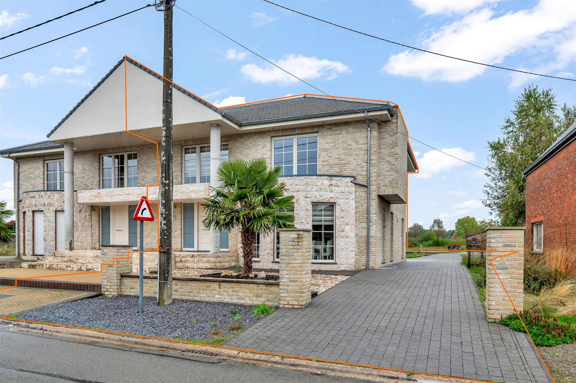 PERFECT ONDERHOUDEN EN ENERGIEZUINIGE WONING MET 4 SLAAPKAMERS UITERST RUSTIG GELEGEN TE BEVERLO - foto 1