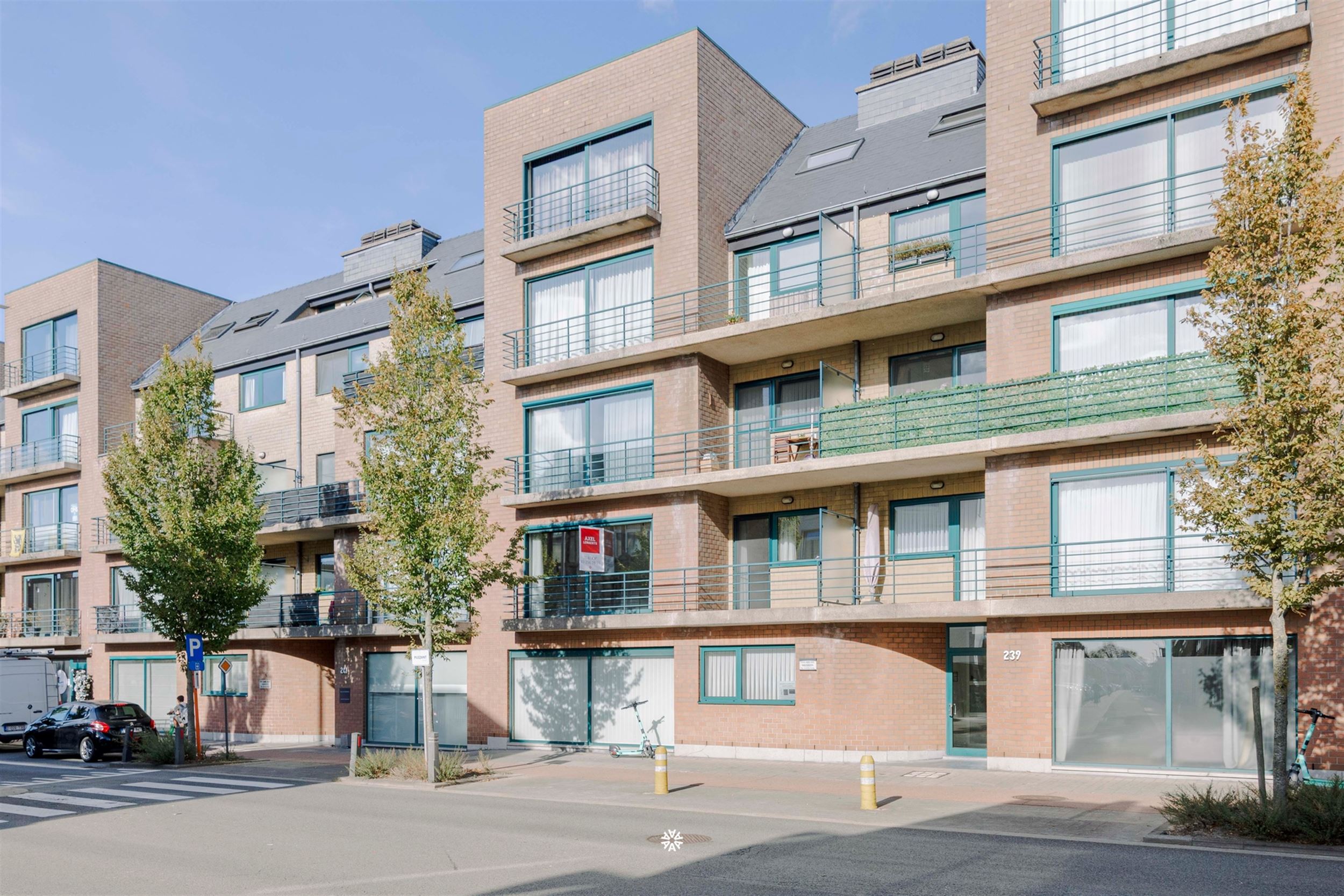 Zeer ruim appartement met parkeerplaats in Sint-Niklaas - foto 1