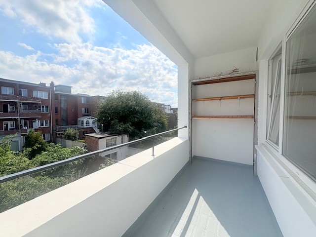 Instapklaar appartement op de 2de verdieping met terras - photo 1