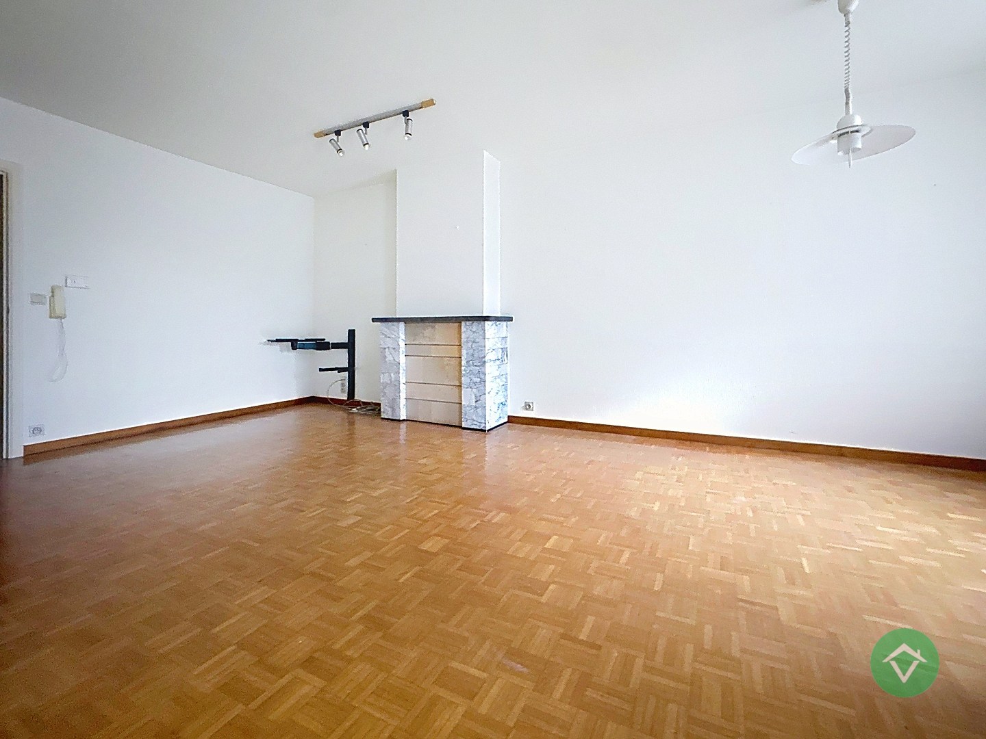 Gelijkvloers appartement met autostandplaats en garage te Roeselare - foto 3