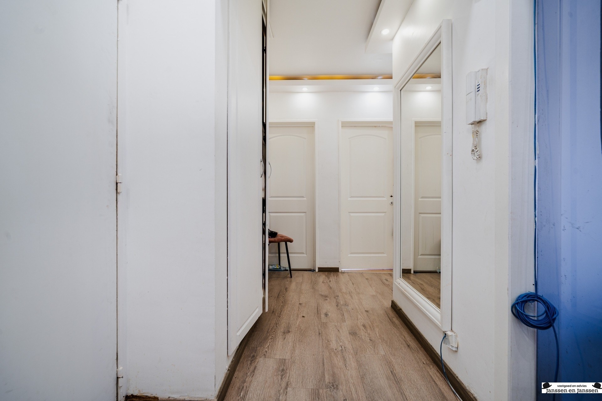 Te renoveren ruim appartement op toplocatie in Borgerhout! - foto 5