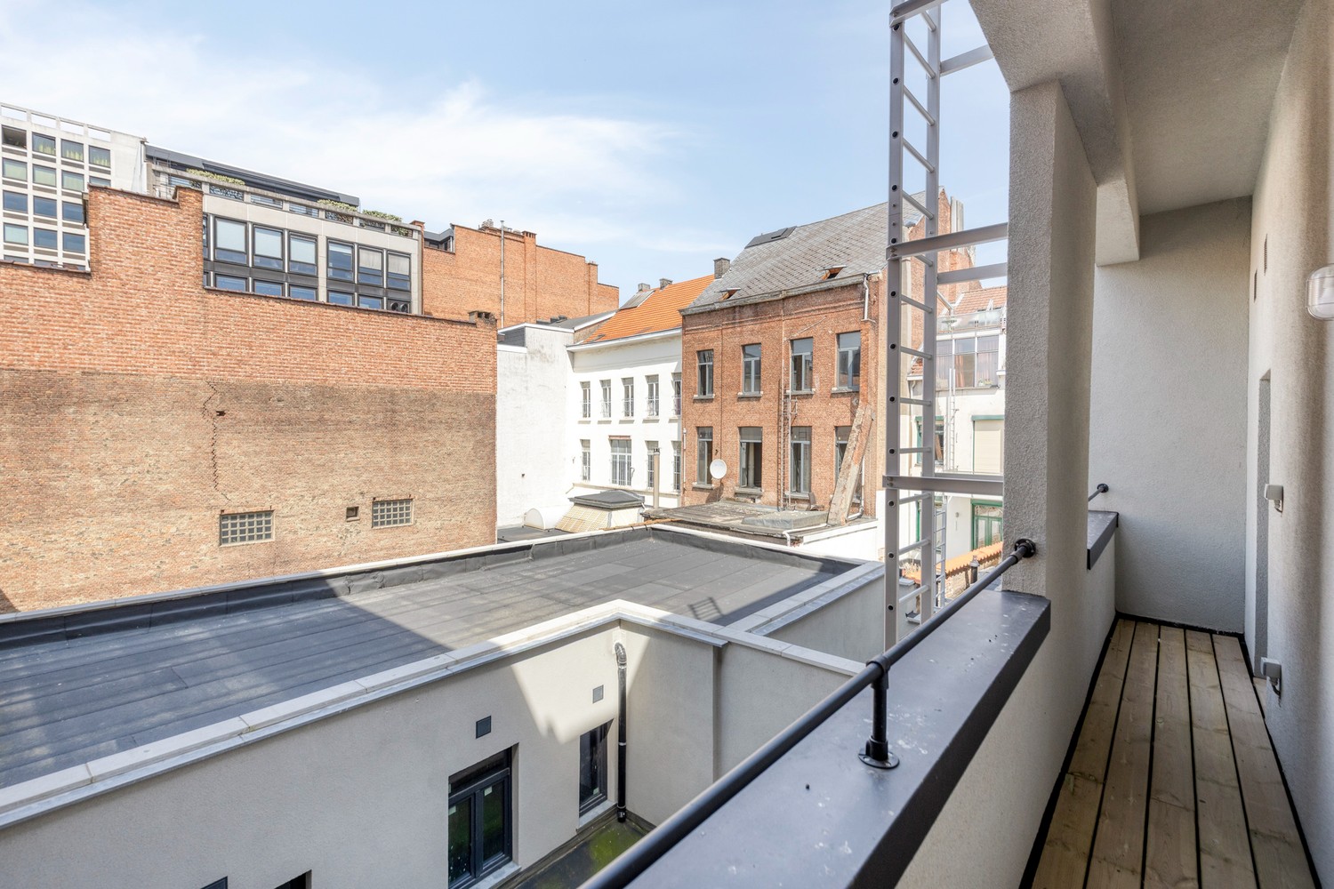 Gerenoveerd 2-slaapkamerappartement met terras in hartje Antwerpen - photo 5