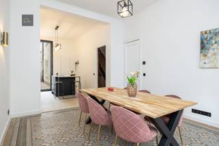 Welkom in dit charmant en ruim herenhuis gelegen in 't Groen Kwartier, altijd wat te beleven en toch verrassend rustig wonen. Dit karaktervolle...
