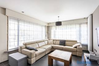 Deze woning onderging een grondige totaalrenovatie en biedt modern comfort in een warme, lichtrijke omgeving. Met slechts enkele kleine...