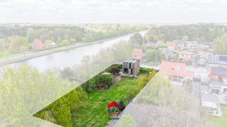 <br />Bent u op zoek naar een instapklare, energiezuinige woning waar ruimte, comfort en een rustige ligging perfect samengaan? Dan is deze prachtige BEN-woning aan Driehuizen 101 in Balen beslist een bezoek waard.<br /><br />De woning is gelegen op een ruim perceel van maar liefst 19a 15ca en biedt een aangename combinatie van licht, ruimte en hedendaags wooncomfort. Dankzij de doordachte indeling en grote raampartijen geniet u hier elke dag van een aangename woonbeleving.<br /><br />Ook op vlak van energie scoort deze woning uitstekend. U geniet van een bijzonder laag energieverbruik, waardoor u aanzienlijk bespaart op uw energiekosten.  <br /><br />De ligging is zonder twijfel een absolute troef. De woning bevindt zich in een rustige, doodlopende straat, pal naast de Vaart. Hierdoor geniet u van een groene en serene omgeving, ideaal voor wandelaars, fietsers en natuurliefhebbers. Tegelijk bevinden winkels, scholen, openbaar vervoer en belangrijke verbindingswegen richting Mol, Geel en de omliggende gemeenten zich op korte afstand.<br /><br /><strong>Troeven</strong>
<ul><li>BEN-woning met EPC-label A+ </li><li>24 zonnepanelen en thuisbatterij</li><li>Warmtepompboiler</li><li>Instapklaar en lichtrijk</li><li>3 volwaardige slaapkamers</li><li>Volledig onderkelderd</li><li>Ruime tuin met twee zonnige terrassen</li><li>Rustige ligging in een doodlopende straat naast de Vaart</li><li>Mogelijkheid tot opsplitsing van de grond, creëren toekomstige bouwgrond</li></ul>
Kortom, deze woning biedt het beste van twee werelden: een rustige, groene woonomgeving met alle dagelijkse voorzieningen binnen handbereik én een uitzonderlijk energiezuinige woning die klaar is voor de toekomst.<br />Interesse? Neem vandaag nog contact met ons op voor een bezichtiging en ontdek zelf alle troeven van deze prachtige woning.