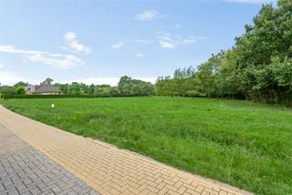 Exclusieve verkaveling met 9 percelen voor open bebouwing in rustige residentiële omgevingBent u op zoek naar de ideale plek om uw droomwoning te...