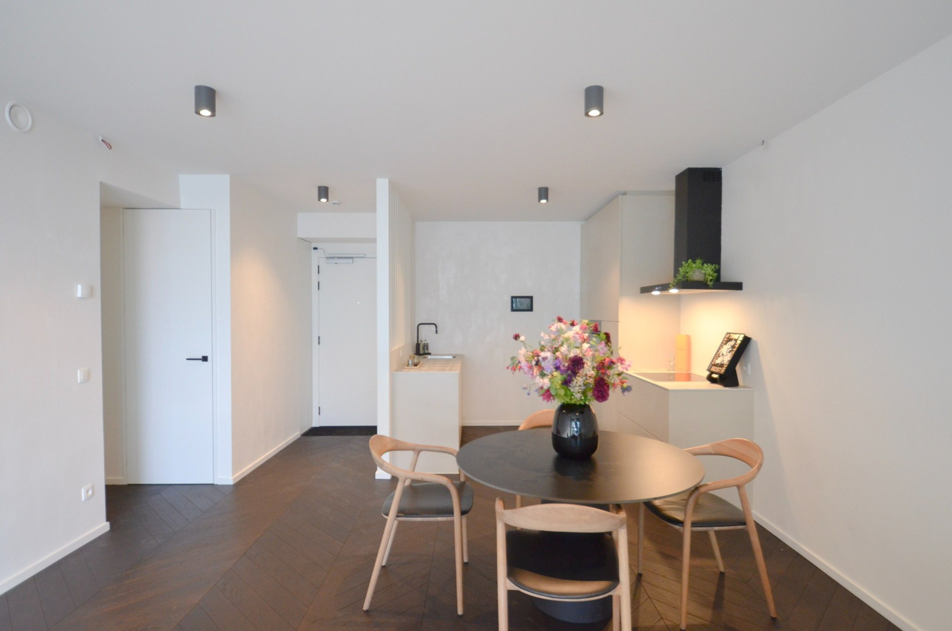 Stijlvol appartement met een ruim zonnig terras gelegen in The Tower. - foto 5