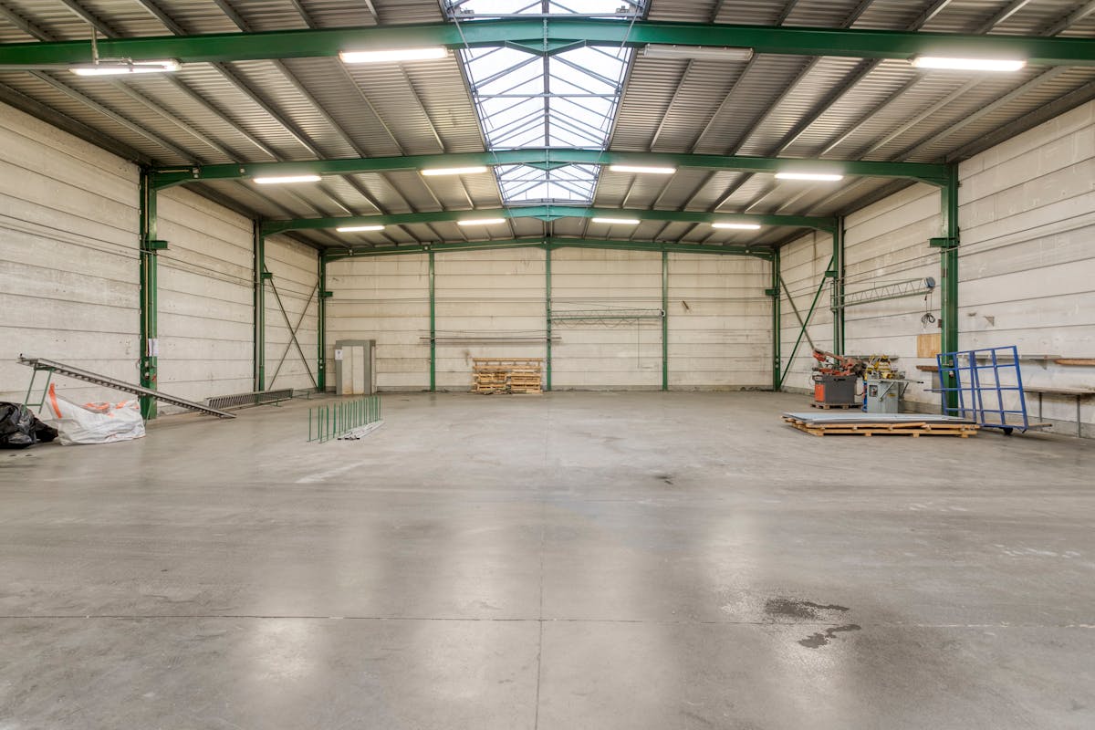 Bedrijfsgebouw te Izegem van ca. 1.650 m² op topligging. - foto 5