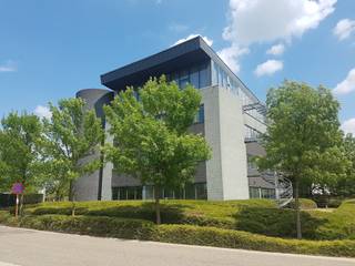 Representatieve kantoren in het Ilgat Businnes Park, gelegen op de derde verdieping met een oppervlakte van 377 m² en voldoende parkeergelegenheid...