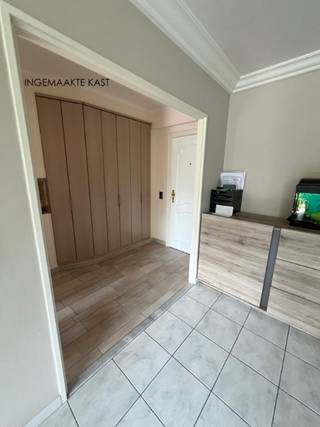  RUIM HOEKAPPARTEMENT   MET 3 SLAAPKAMERS IN BLOK 5 EVENTUEEL MET DIEPE GROTE GARAGE  (+ 25 000 EURO)       5 de verdiepZEER  verzorg mooi...
