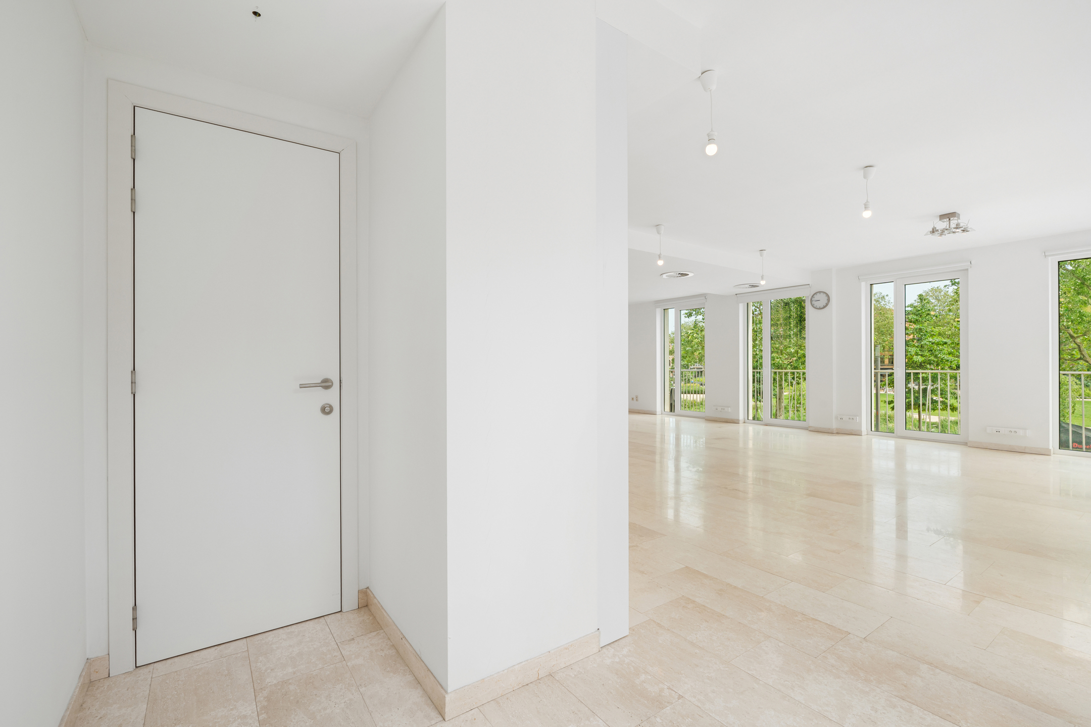Commercial for rent in Antwerp - photo 2