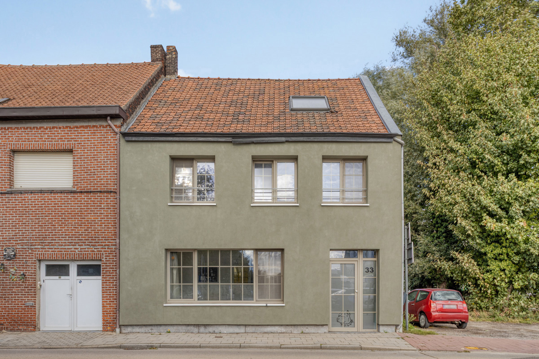 Ruime halfopen bebouwing op een strategische locatie. - foto 1