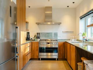 Ideaal gelegen aan een rustige straat vlakbij de winkels van La Mazerine, biedt deze volledig gemeubileerde vrijstaande woning een...