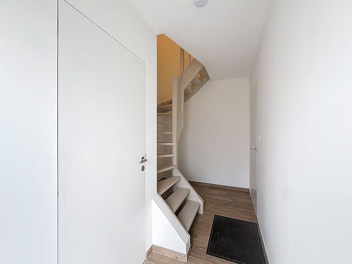 Ready to move in home in the heart of Zingem - photo 3