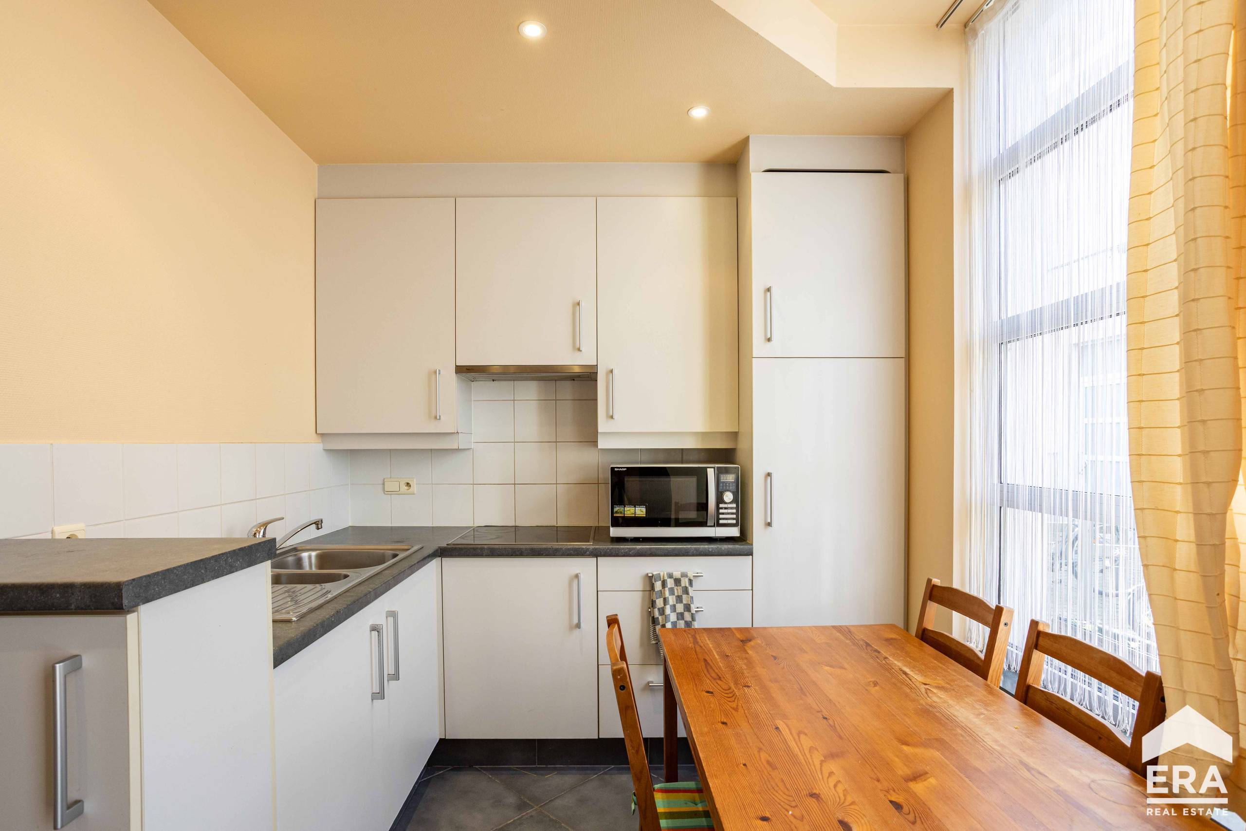 Instapklare woning in doodlopende straat te centrum Aalst - foto 4