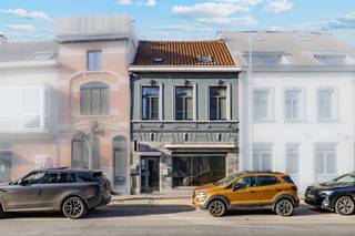 strong>LiggingOp een uiterst centrale en commerciële ligging in Zelzate bevindt zich deze interessante eigendom bestaande uit een handelsruimte op...