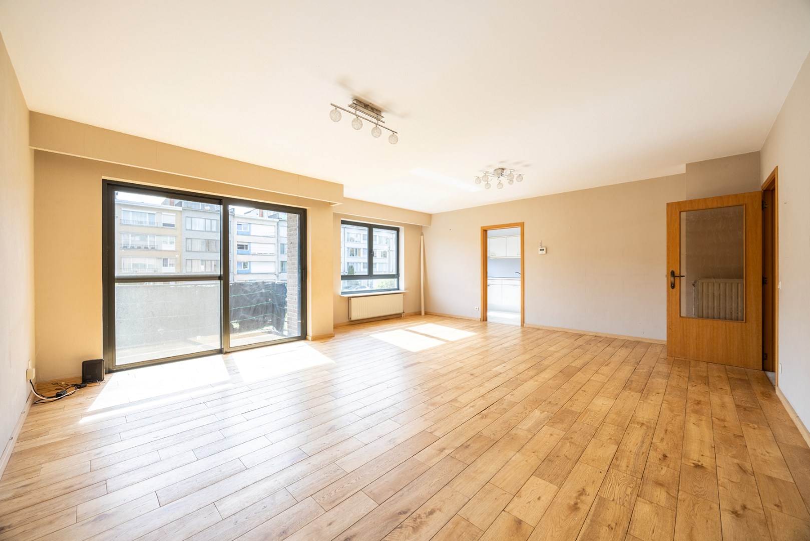 Ruim 2-slaapkamer appartement (98m²) met terras! - foto 5