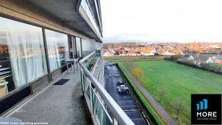 <span><strong>VENDU...</strong></span><br /><br /><br />Appartement <strong>à une chambre avec vue dégagée</strong>, budget-friendly. Agencement : hall d'entrée, cuisine, salon avec coin repas, terrasse sur toute la longueur de l'appartement avec place pour une table à manger et des chaises longues, chambre à coucher, salle de bain avec baignoire, toilettes. La résidence elle-même offre <strong>plusieurs équipements supplémentaires</strong> pour les résidents : <strong>une plage privée, deux piscines couvertes avec douches & vestiaires.</strong> À distance de marche de la promenade et de la plage. La résidence est adaptée aux personnes à mobilité réduite et dispose également d'un concierge sur place. <strong>Local à vélos ainsi que de nombreux parkings gratuits.</strong><br /><br />Contactez-nous pour une visite sans engagement et jugez par vous-même !<br /><br /><br />https://www.premiezoeker.be/<br />https://www.bouwenenwonen.be/<br />https://www.vlaanderen.be/<br />http://www.verzekeringgewaarborgdwonen.be/<br /><br /><br /><span><strong>Conditions de vente; Voir www.more.be, "documents" et sous réserve de disponibilité.</strong></span>