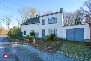 Te renoveren woning met veel potentieel nabij het Bloso-Domein in Hofstade In deze rustige straat bevindt zich de te renoveren woning met een...