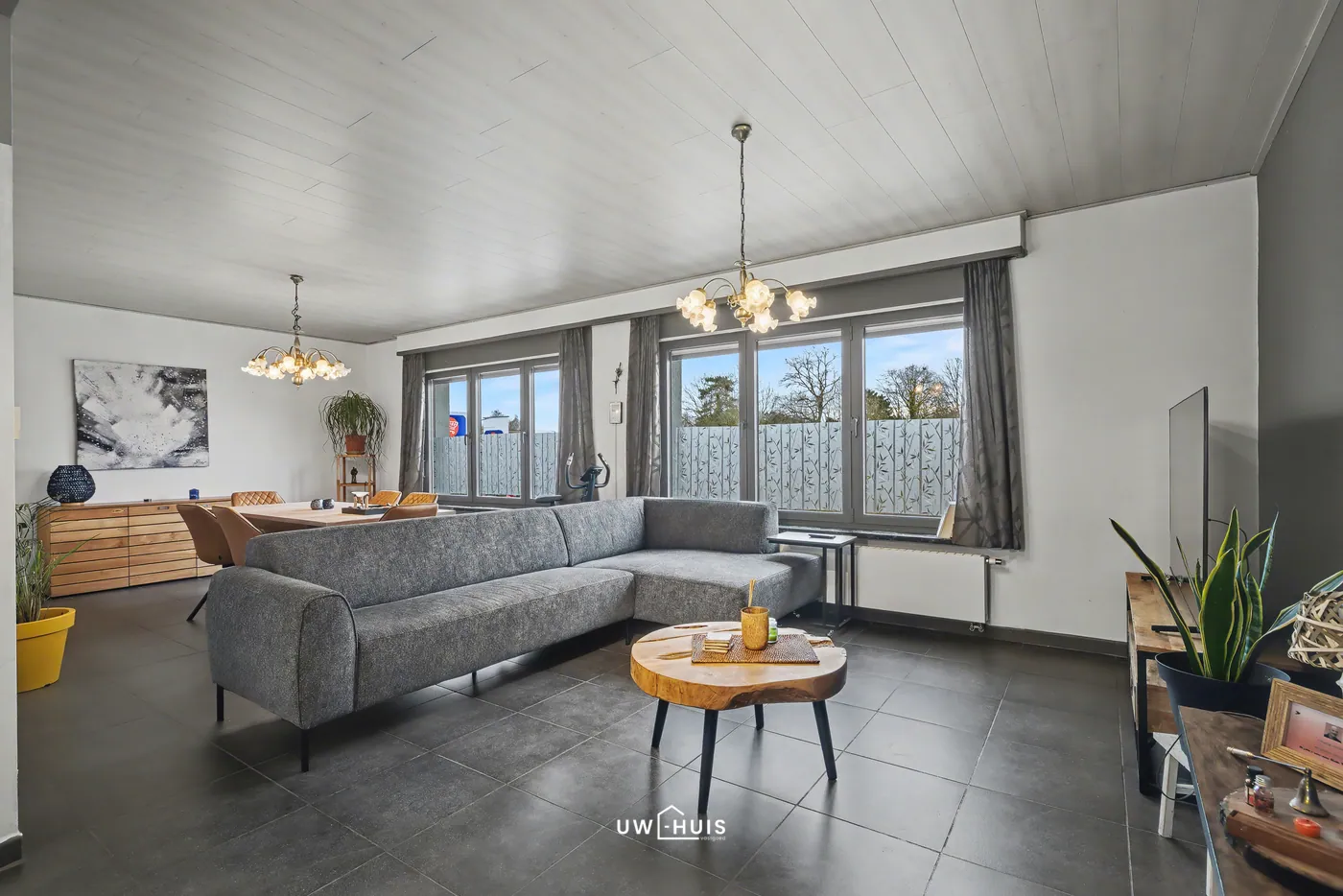 Gerenoveerde kangoeroewoning met 4 slaapkamers, garage en tuin in het centrum van Stekene - foto 4