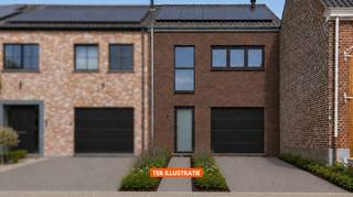 <p><span>DENDERHOUTEM – Energiezuinige nieuwbouwwoning met 3 slaapkamers en aangename tuin</span></p>
<p><span>Deze rustig en landelijk gelegen nieuwbouwwoning bevindt zich op wandelafstand van Het Vondelhof, het groene gemeentelijke domein van Denderhoutem met onder meer wandelpaden, een looppiste, beweegparcours, speeltuin en openluchtklas. Daarnaast geniet de woning van een uitstekende bereikbaarheid naar winkels, scholen en openbaar vervoer.</span></p>
<p><span>Deze werd gebouwd met kwalitatieve materialen en voldoet volledig aan de huidige isolatie- en ventilatienormen. Dankzij de aanwezigheid van vloerverwarming in combinatie met een warmtepomp, hoogrendementsglas, 10 zonnepanelen en een ventilatiesysteem C, betreft het een bijzonder energiezuinige BEN-woning met een beoogd E-peil van 19. EPB-attest in opmaak. <br />Bovendien beschikt de woning over een regenwaterput van 10.000 liter.<br /><br /></span><span>De indeling omvat op het gelijkvloers een inkomhal, gastentoilet, lichtrijke leefruimte met open en volledig geïnstalleerde keuken, een praktische berging en een inpandige garage.</span></p>
<p><span>Op de eerste verdieping bevinden zich twee volwaardige slaapkamers, een afzonderlijk toilet en een ruime badkamer uitgerust met een inloopdouche, ligbad en dubbele wastafel.</span></p>
<p><span>De zolderverdieping biedt plaats aan een derde slaapkamer en een technische ruimte.</span></p>
<p><span>Aankoop onder gesplitst stelsel:</span></p>
<ul>
<li><span>Grondwaarde: € 120.000 (12% registratierechten)</span></li>
<li><span>Constructiewaarde: € 315.000 (21% btw)</span></li>
</ul>
<p><span>Totale prijs incl. btw en registratierechten, excl. kosten en notariskosten: € 515.550<br /><br /></span><span>Bent u op zoek naar een centraal gelegen en energiezuinige nieuwbouwwoning met 3 slaapkamers? Aarzel dan niet en plan snel uw bezoek in.</span></p>
<p><span>Voor meer informatie of een afspraak: 053/60.65.60</span></p>
<p><span></span></p>
<p><span></span></p>