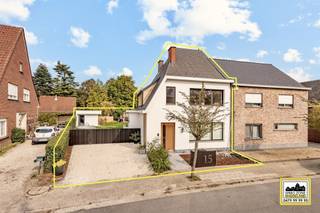 <p>Alweer VERKOCHT op 1e BEZOEKDAG. Contacteer ons als u ook op 1 DAG wil verkopen.</p><br /><p>!!AANDACHT! UPDATE 23/10/2025 - Op dit ogenblik is de agenda voor deze bezoekdag volledig volzet, alvast bedankt voor het begrip.<br />"ABSOLUTE TOPPER" - Afspraak ENIGE BEZOEKDAG ENKEL telefonisch via Randy Remue op 0479/ 99. 99. 90, meer info via Facebook "Remue Randy" - LIKE de pagina en blijf op de hoogte van alle nieuwe woningen. Deze prachtige en verder af te werken woning vinden we terug te Beekstraat 15, Merelbeke-Melle. Indeling: Via de inkomhal met knappe houten trap kom je binnen in een uitzonderlijk aangename en lichtrijke leefruimte. Grote glaspartijen zorgen voor een overvloed aan natuurlijk licht en creëren een prachtig zicht op de tuin. De open, moderne keuken is volledig uitgerust en sluit naadloos aan op de leefruimte — ideaal om te koken en tegelijk te genieten van het uitzicht. Via de vaste trap in de inkomhal gaan we naar het 1e verdiep waar we de 3 slaapkamers terug vinden. Eén van de slaapkamers is voorzien van een eigen doucheruimte. Op dit verdiep vinden we de verder af te werken badkamer terug waar reeds een hoekbad is voorzien. De uiterst mooie tuin is een echte troef: voorzien van een aangelegd terras, een mooi gazon én bereikbaar via een handige zij-oprit. De verder in te richten buitenruimte/zorgwoning is de kers op de taart. Deze woning is een ABSOLUTE TOPPER voor starters, gezinnen of investeerders. Gelegen vlakbij winkels, scholen, openbaar vervoer en op 1 km van de autosnelweg. <br />P-score: B / G-score: A. VOOR ZEER SNELLE BESLISSERS!!<br />IMMO ZONE RHODELAND RANDY REMUE - 0479/ 99. 99. 90</p>