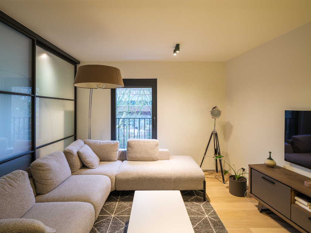 Ruim en lichtrijk duplexappartement met 2 slaapkamers, meerdere terrassen en staanplaats aan Ter Platen - photo 5