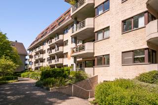 In het verzorgde en goed onderhouden residentie Dennendael bieden wij dit ruim appartement aan op de eerste verdieping, bereikbaar via lift. Met...