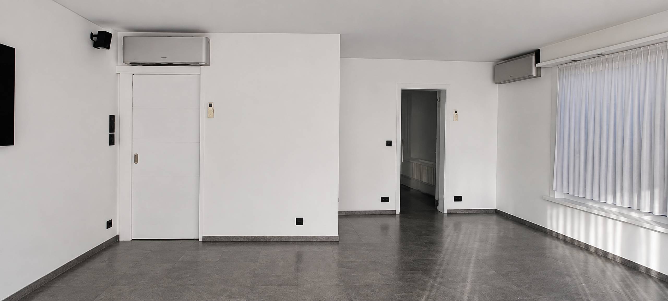 Ruime halfopen woning met 4 slaapkamers en garage - foto 5