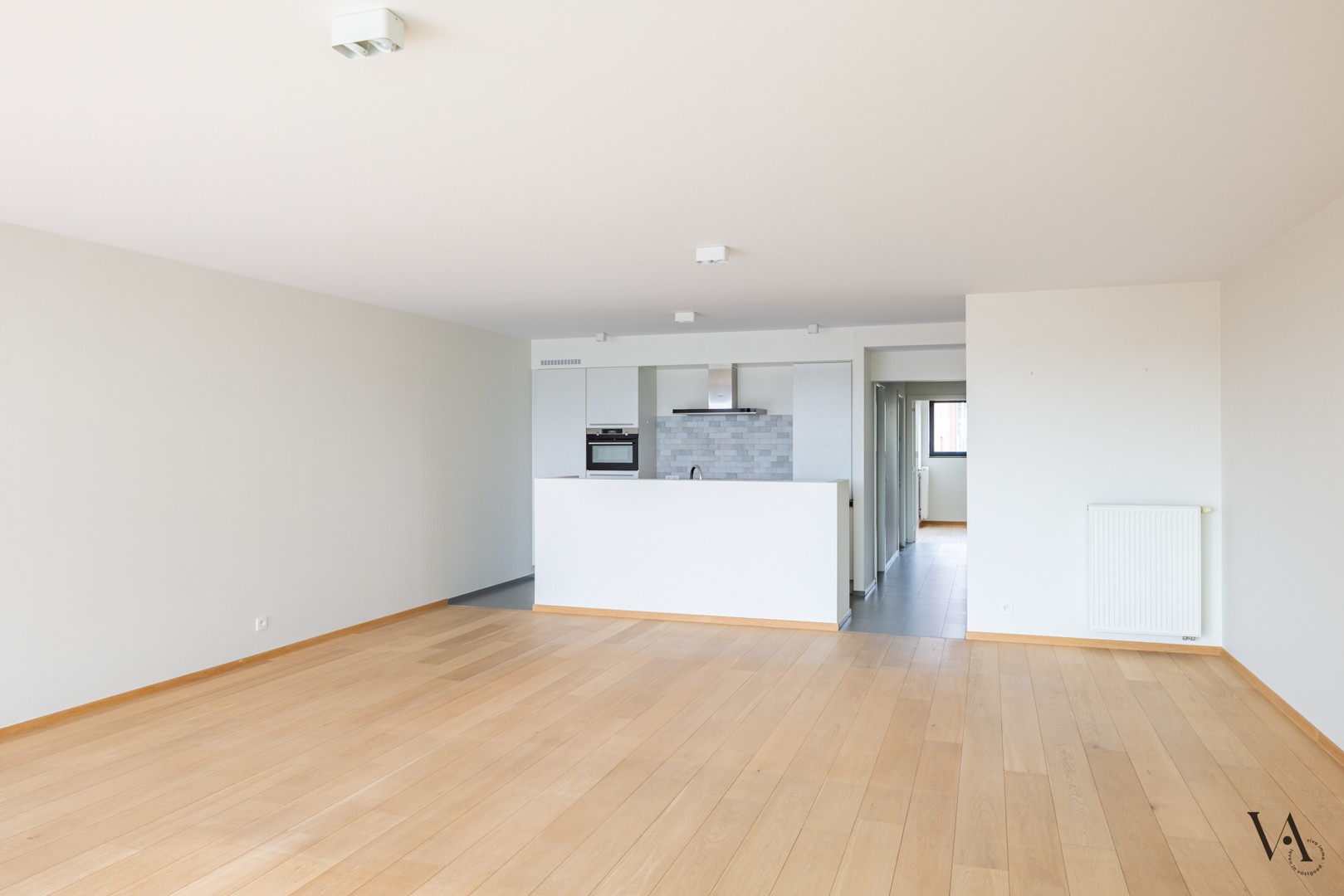 Ruim appartement met 2 slaapkamers en prachtig uitzicht over de jachthaven en het historische centrum - foto 2