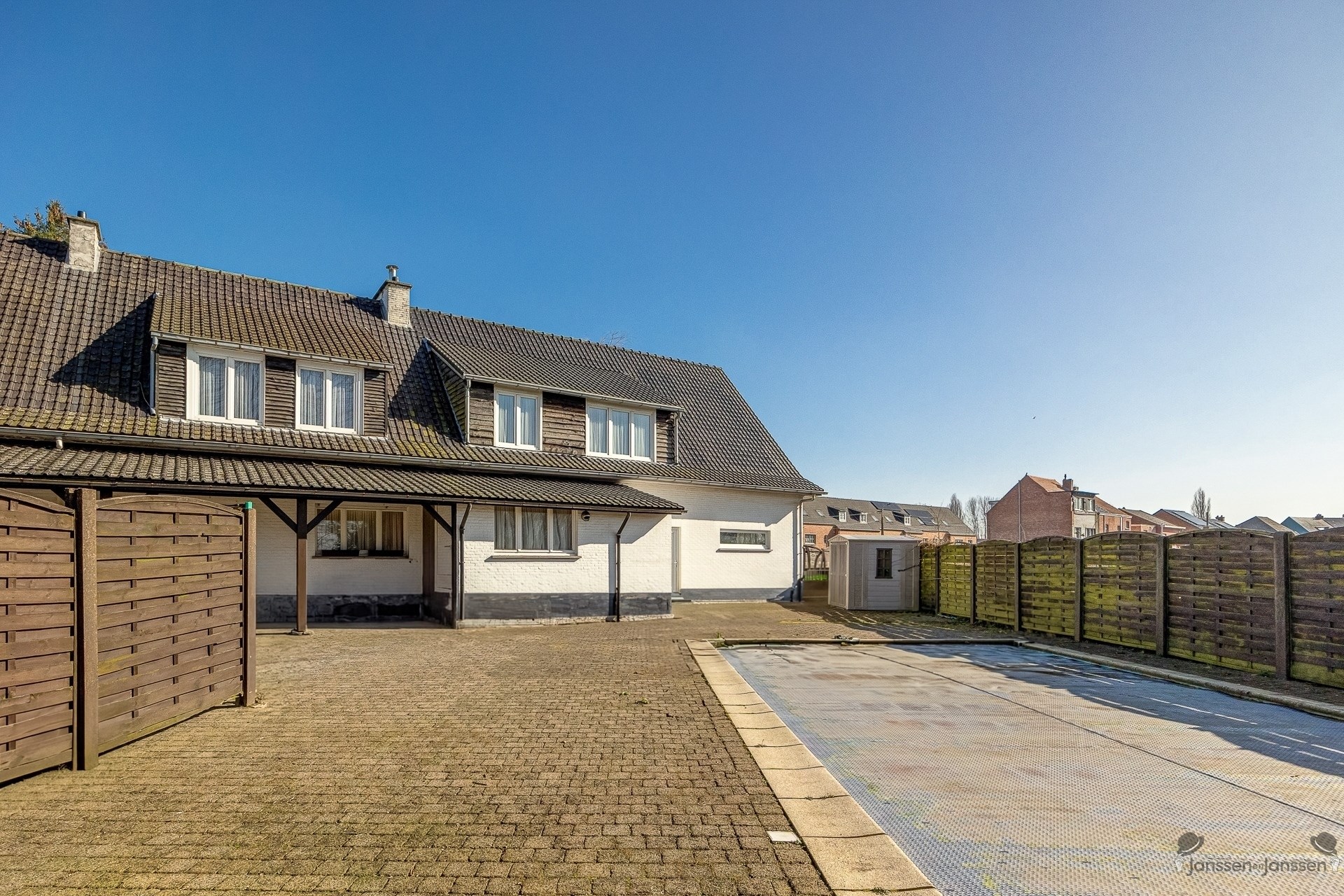 villa op een perceel van 3.552 m² - foto 2