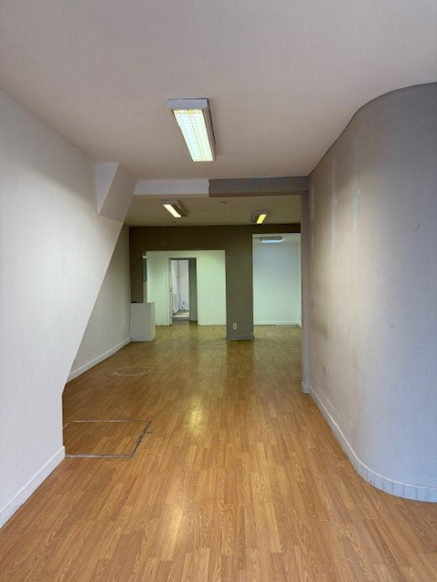 Handelspand te huur in Gentbrugge – Toplocatie, perfect voor retail &amp; horeca - photo 3