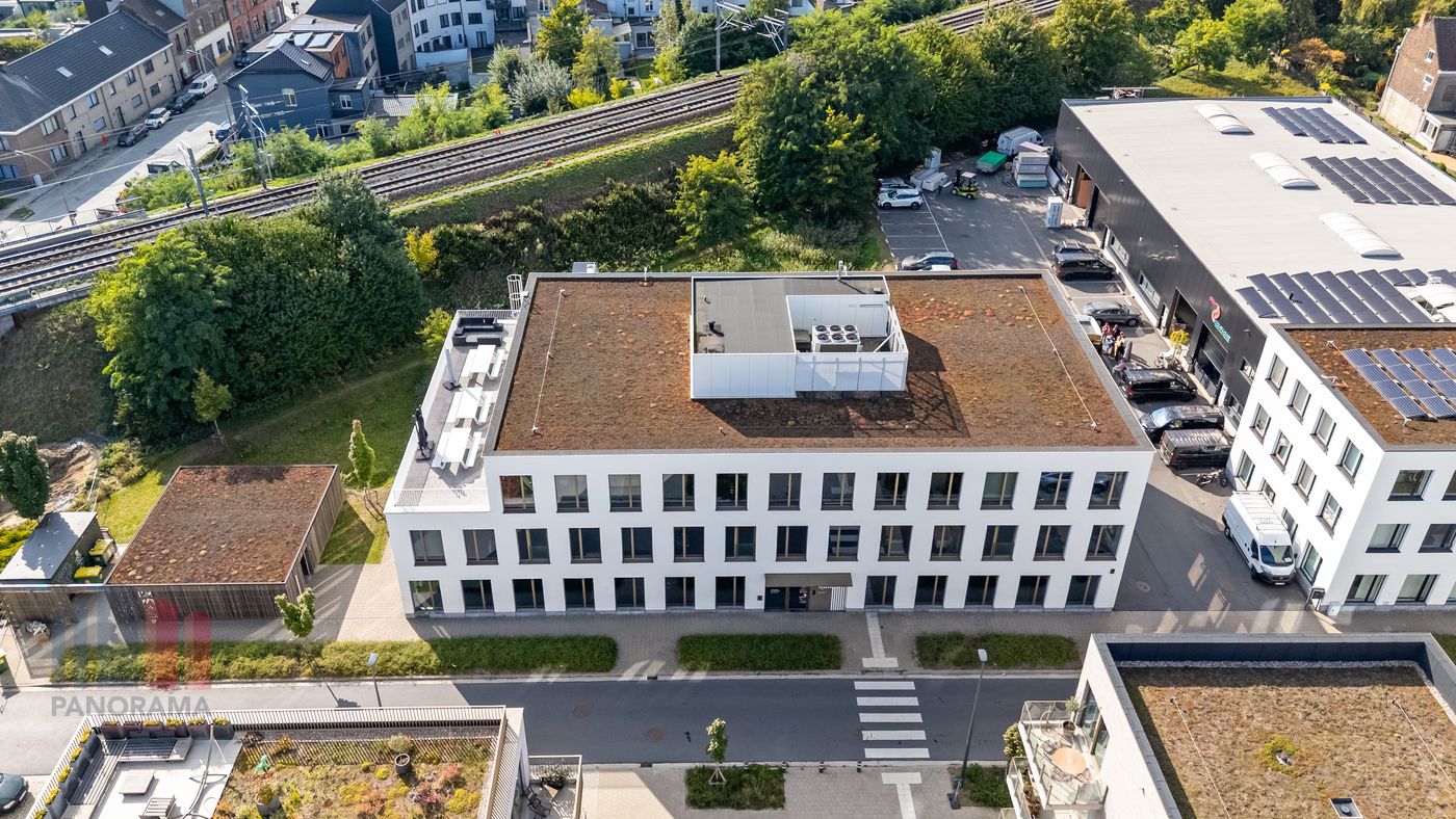Instapklaar & modern kantoor vanaf 800 tot 2.061 m² op toplocatie in Gent nabij het water - foto 2