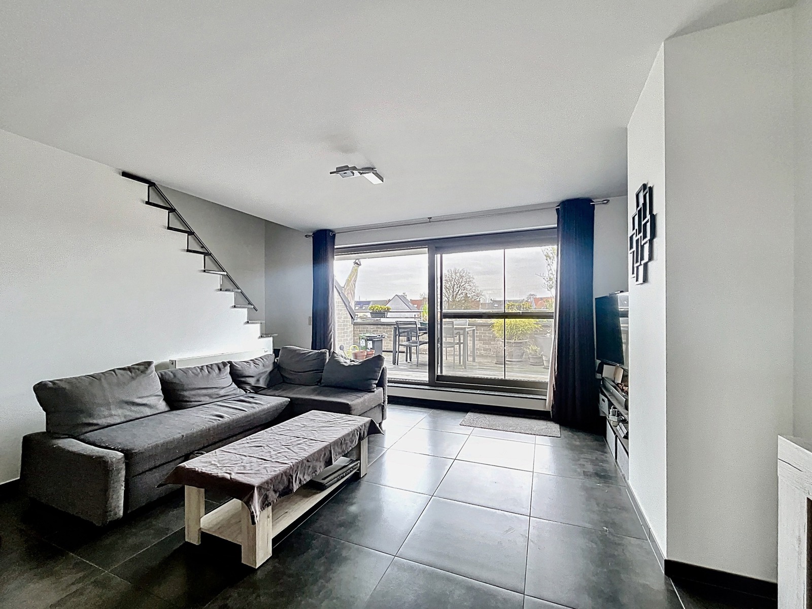 Prachtig duplexappartement met 2 SLPK, Terras & Staanplaats! - foto 2