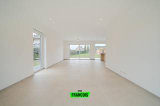 In een rustige, residentiële woonwijk te Beerst, bevindt zich deze ruime en instapklare nieuwbouwvilla die luxe, ruimte en verfijning ademt.De villa...