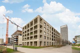 <p>Fatigué de chercher un parking sur New South ? Cette place de parking est située dans un immeuble à l'étage -2 sur Jan Van Asperenpad.  L'emplacement est proche de Panamarenkoplein, au cœur du quartier animé de Nieuw Zuid et à proximité des principales voies d'accès. Vous êtes également à proximité de Marnixplaats, Leopold de Waelplaats et Zuidpark. Intéressé(e) ? Inscrivez vos coordonnées au bas de l'annonce sur notre site web www.sinjoor.be. Le gestionnaire du dossier vous contactera dans les plus brefs délais.</p>