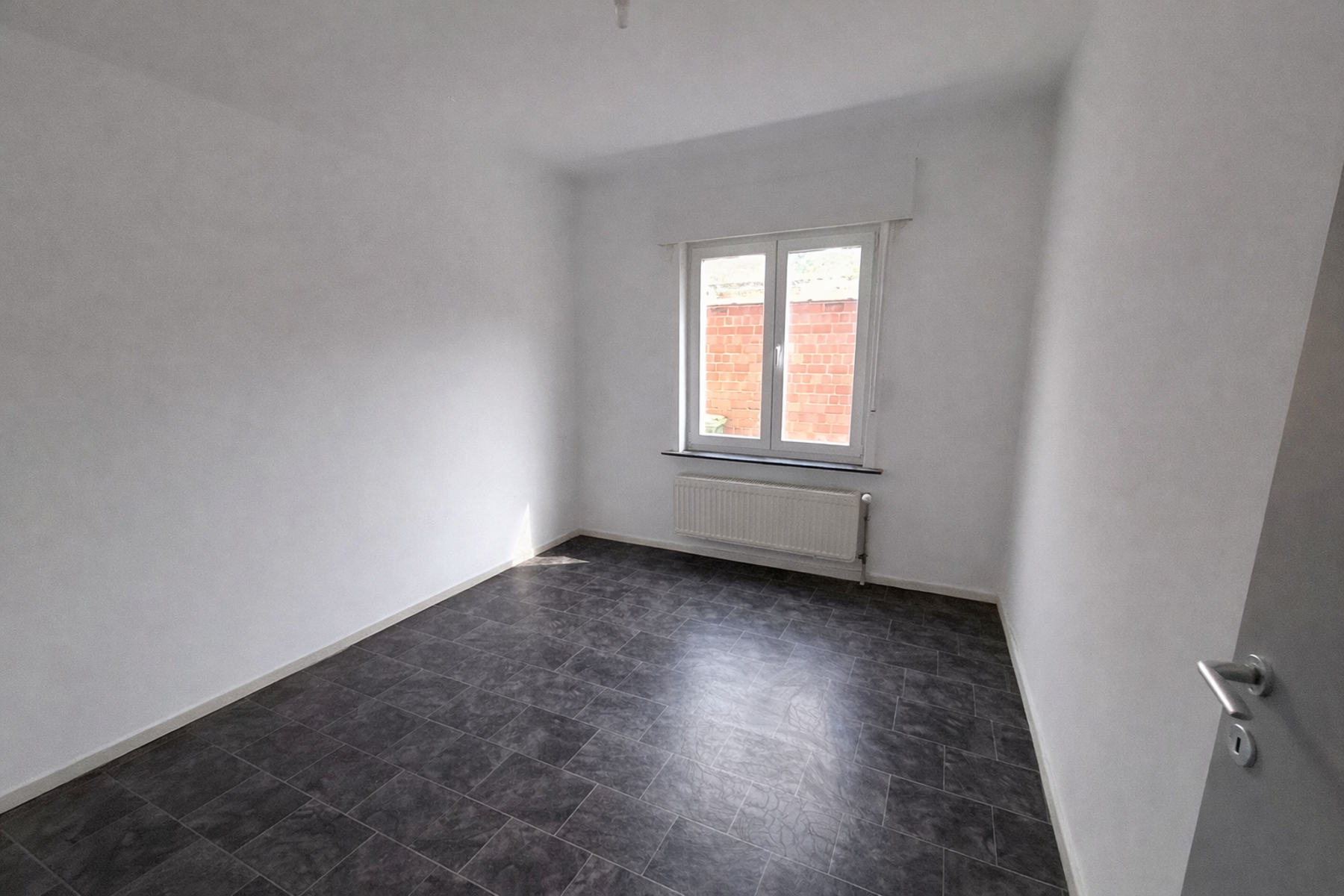 Gelijkvloers Appartement Met Tuin Te Huur! - foto 3