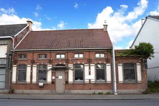 Zeer goed gelegen eigendom met diverse mogelijkheden nabij Dendermonde. Deze functionele woning voorheen uitgebaat als bistro, gekend in de wijde...