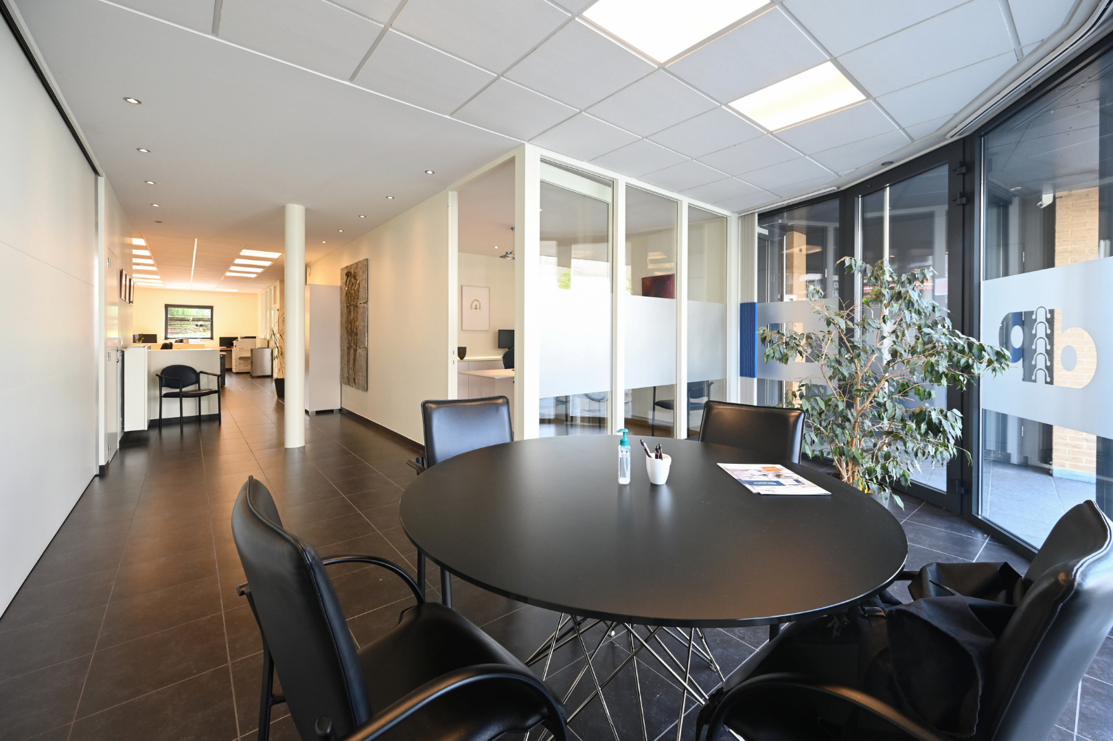 Lichtrijk kantoor op de Markt in Deinze - photo 5