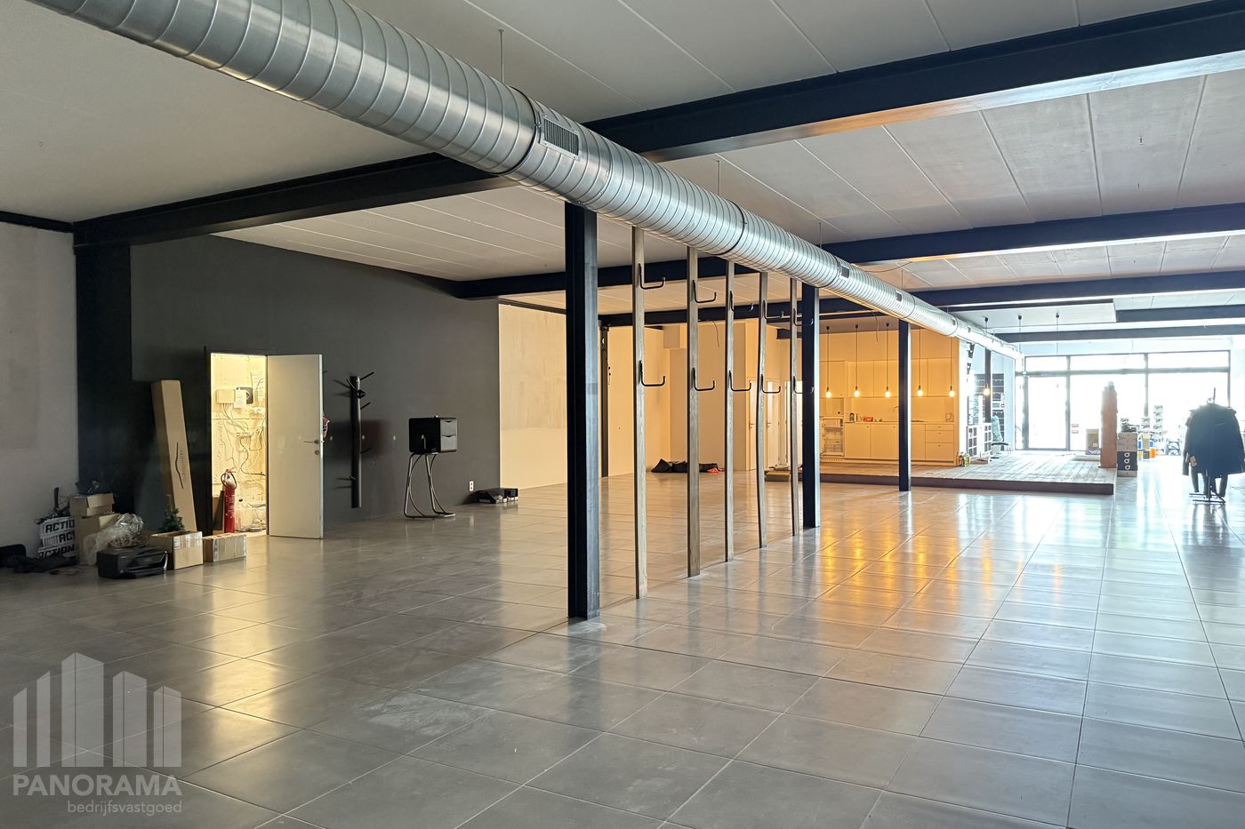 Bedrijfsgebouw van 1.500 m² op topligging te Lot - foto 4