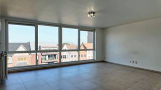 Dit stijlvolle appartement op de vierde verdieping van residentie Belladonna combineert een centrale ligging met uitzonderlijk veel lichtinval en...