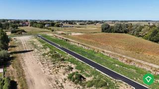 Langs de Hovaerestraat (rechts naast huisnummer 70) in Koekelare realiseren ze deze nieuwe verkaveling waar lot 2 te koop is. Je woont er op...