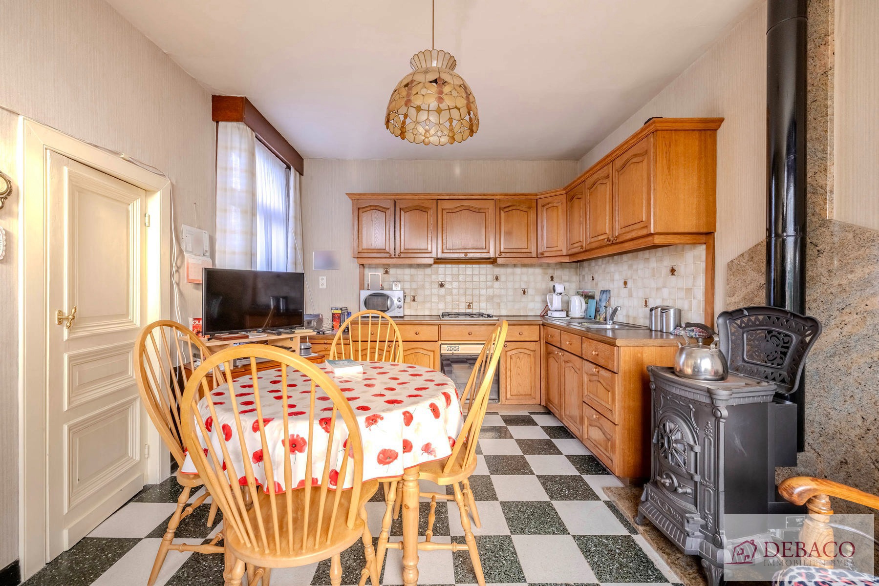 Karaktervolle te renoveren woning op een toplocatie in Koningshooikt! - foto 5